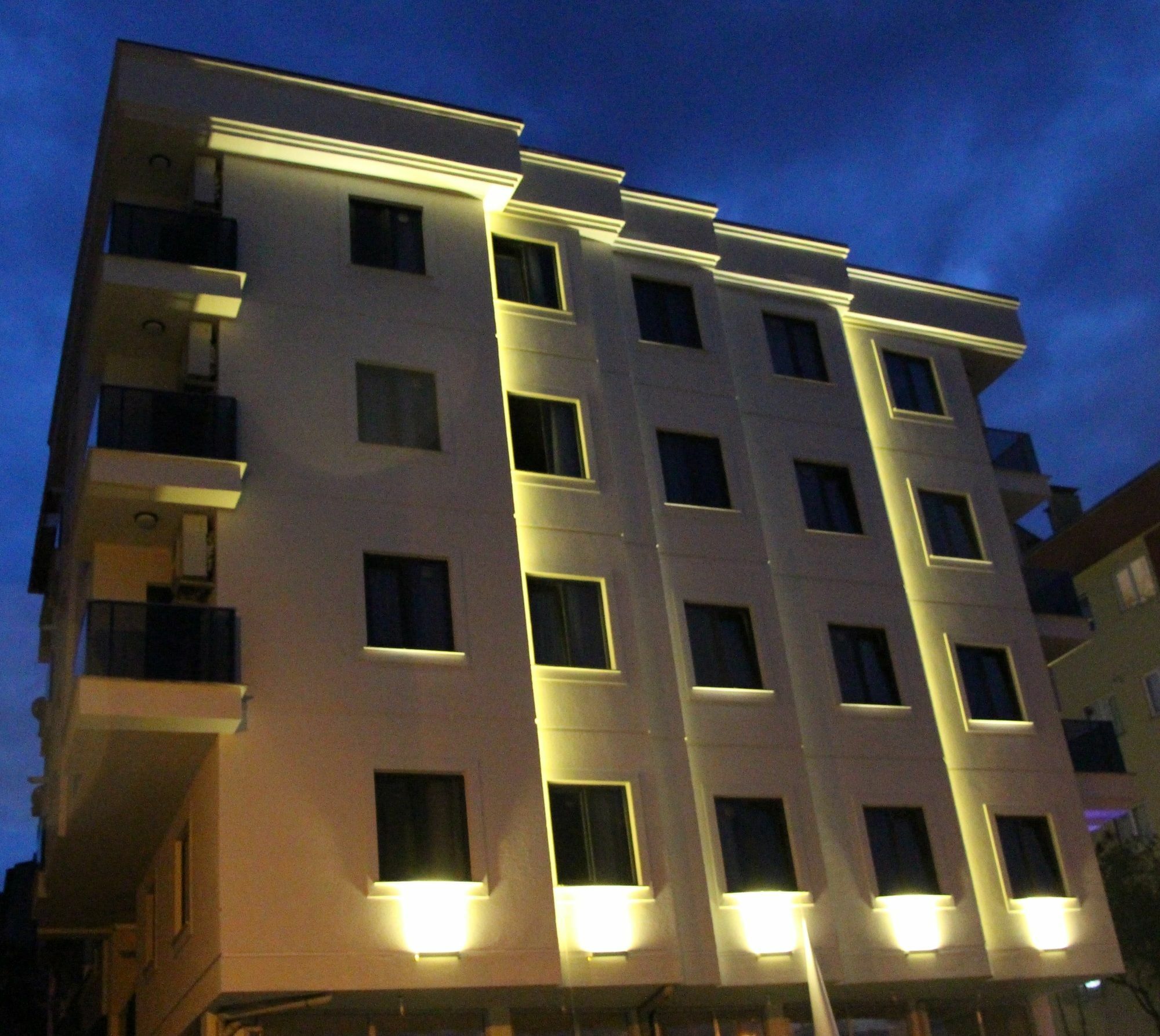 Ekinoks Suit & Apart Otel Trabzon Ngoại thất bức ảnh